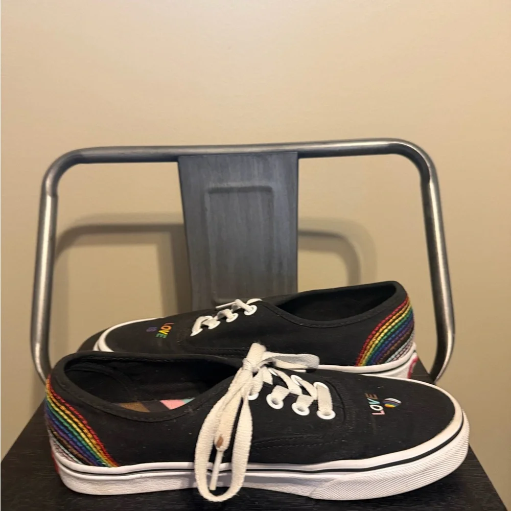 Vans X Pride “Authentic Pride” Paul Van Doren VN00EE3RNC Rainbow Love Is W7/M5.5 - Picture 6 of 11